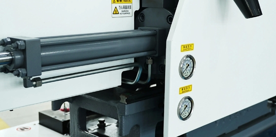 Leakage Prevention New Injection Molding Machine with Balanced Double Shot Moving Structure