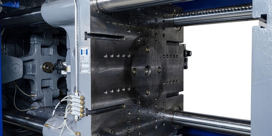 Non-Resistance Box Type Injection Molding Machine for Power Saving Effect